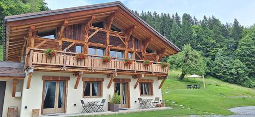 Chambre d’hôte pour 3 personnes, avec jardin en Savoie