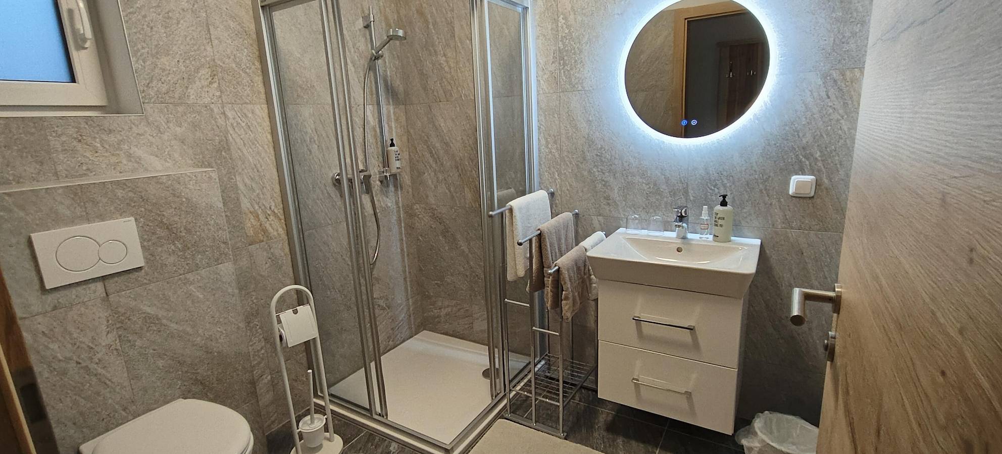 Ganze Ferienwohnung, Einzelzimmer in Landl, Gesäuse
