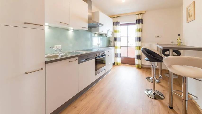 Gîte pour 8 personnes, avec terrasse à Strass im Zillertal - 2