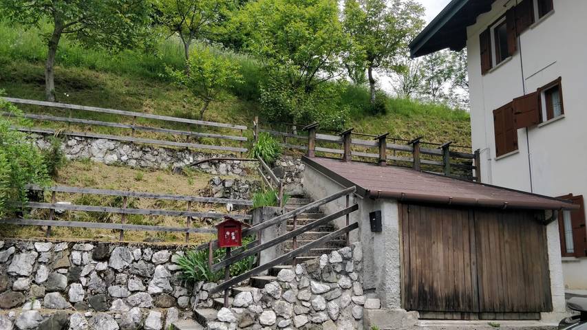 Entire apartment, Apartment 'La Casa Dei Cervi - Mansarda' with Mountain View, Balcony and Wi-Fi in Vodo di Cadore, Eastern Dolomites