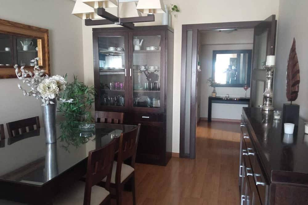 Entire apartment, Tourist lodging \"Los Naranjos\". in Almodóvar del Río, Córdoba Province