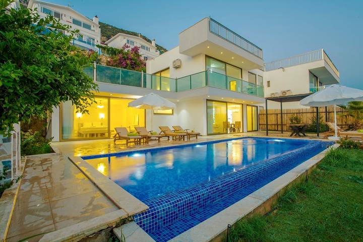 Villa für 6 Personen mit Pool in Kaş, Saklıkent