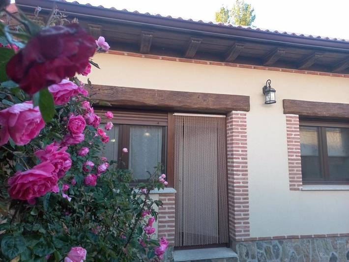 Chalet para 12 personas, con terraza además de piscina y vistas en Comarca de Ávila - 3