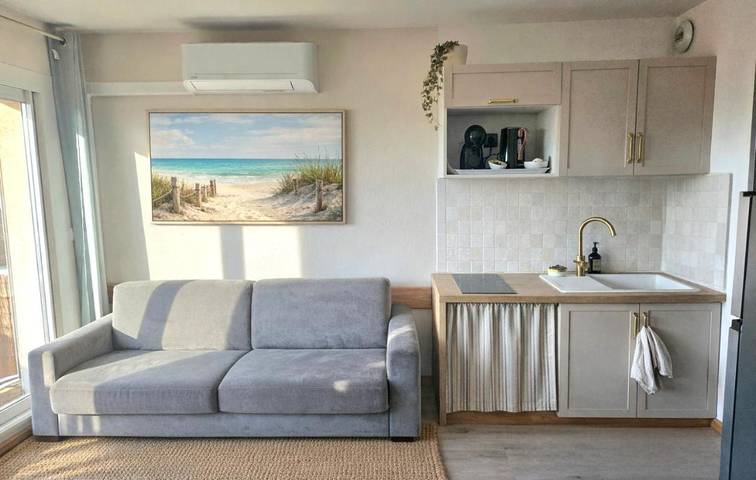 Gîte pour 3 personnes, avec vue ainsi que balcon et piscine dans Plage des Aresquiers