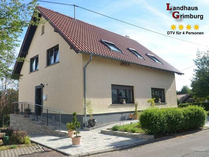 Ferienhaus für 4 Personen, mit Terrasse und Garten in Grimburg