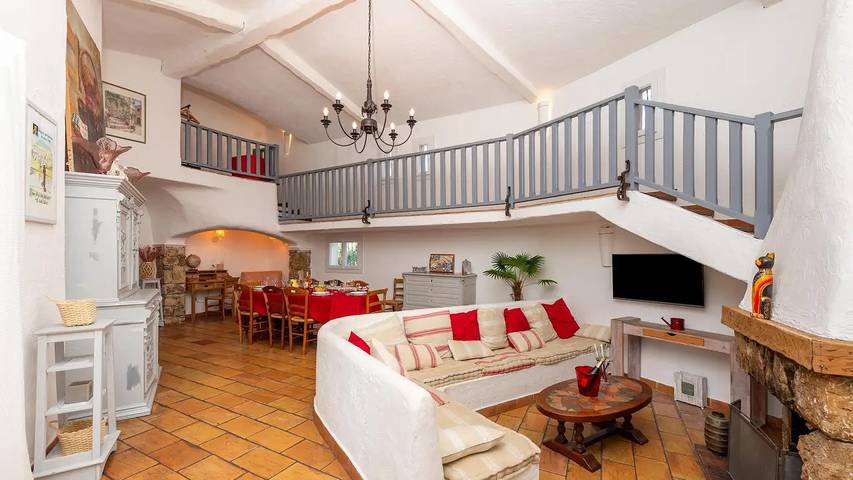 Location de vacances pour 13 personnes, avec terrasse ainsi que jardin et piscine, animaux acceptés à Mouans-Sartoux - 2