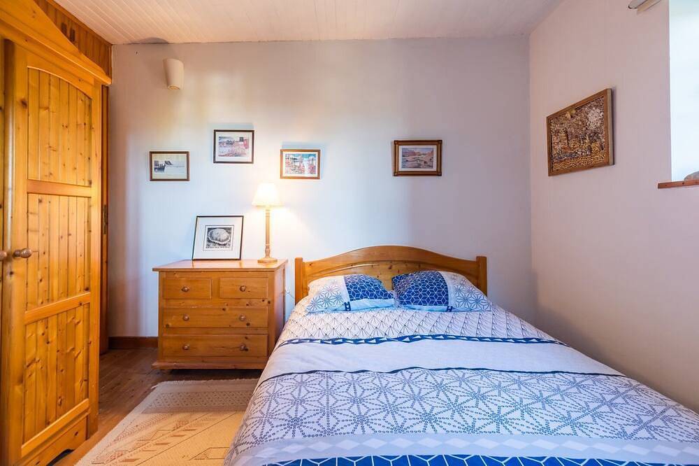 Ganze Wohnung, Family home with sea view: garden & beach nearby in Ploubazlanec, Côte de Goëlo