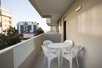 Appartamento Vacanze per 8 Persone in Riccione, Riviera Romagnola, Foto 2