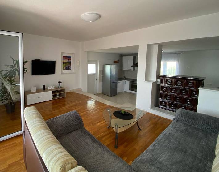 Ferienwohnung für 6 Personen, mit Balkon/Terrasse in Jasenice