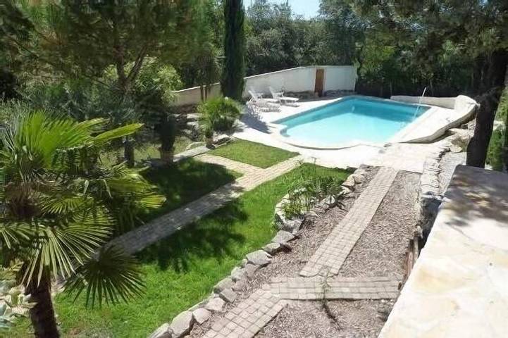 Cottage pour 6 personnes, avec balcon et jardin à Sardan