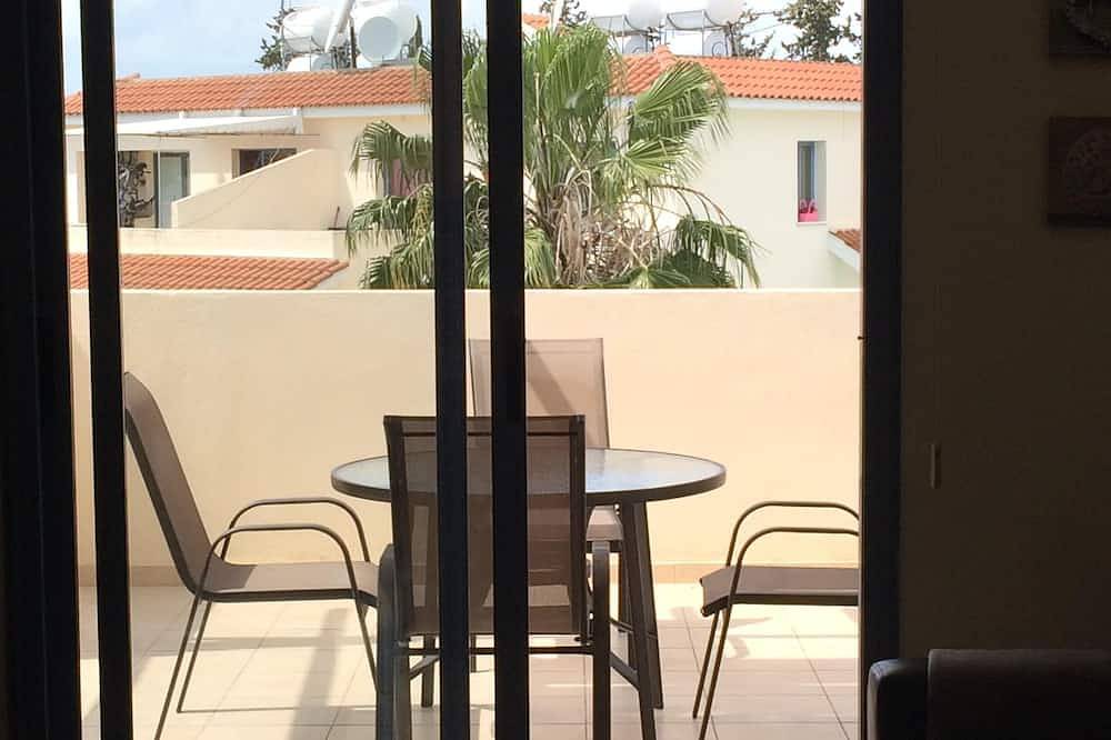 Apartamento entero, Moderno apartamento de 2 dormitorios con Wifi situado en el Área Universal de Paphos in Pafos, Chipre Sur