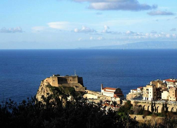 Location de vacances pour 7 personnes, avec vue et balcon, adapté aux familles à Scilla - 3