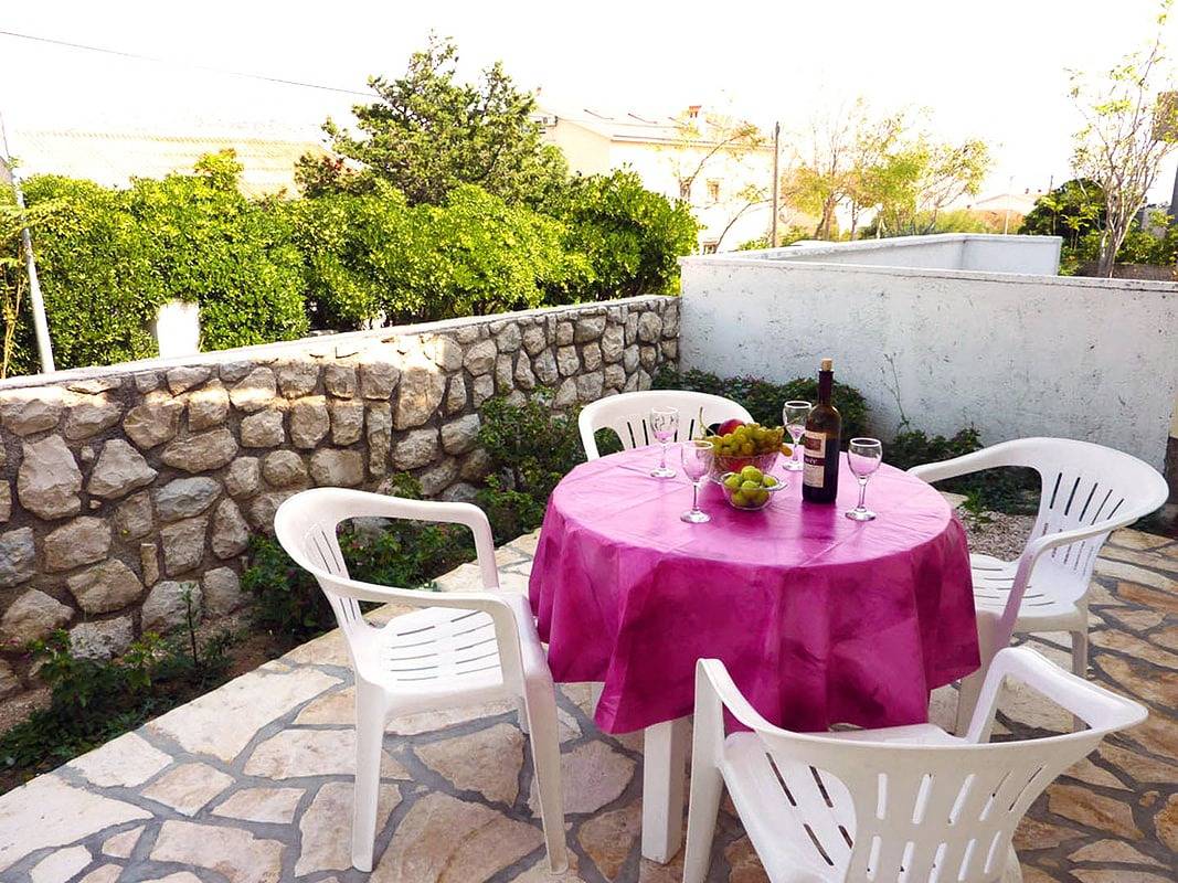 Ganze Wohnung, Studio Appartement mit Terrasse und Meerblick Pag As-21220-a in Pag Stadt, Pag
