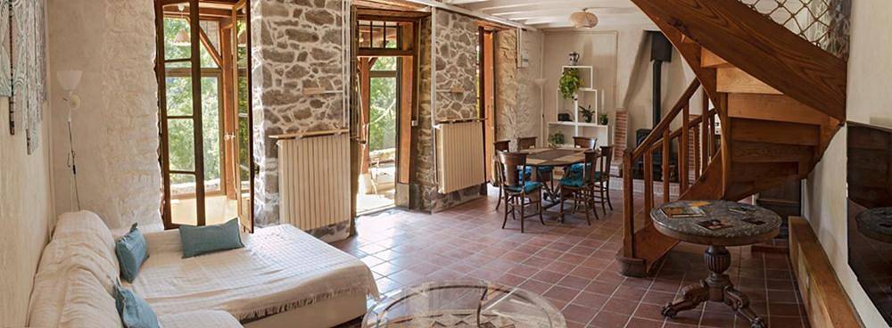 Location de vacances pour 7 personnes, avec Balcon et Terrasse ainsi que Jardin et Vue à Arrien-en-Bethmale