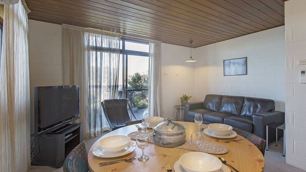 Ganze Wohnung, Absolute Seeseite, herrliche Lage direkt in Jindabyne in Jindabyne, New South Wales