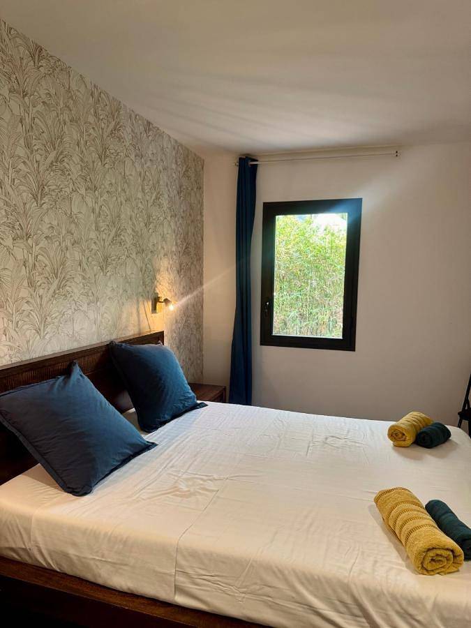 Gîte pour 11 personnes, avec jardin ainsi que vue et piscine à Entre-Deux - 4