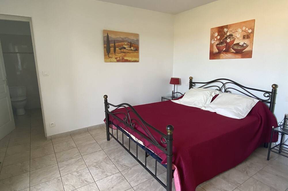 Chambres d'hotes les oliviers in Montagnac, Côte d'Améthyste