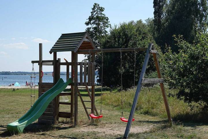 Bungalow A 1 - Feriendorf Silz im Kiefernwald mit eigenem Strandzugang in Silz, Fleesensee