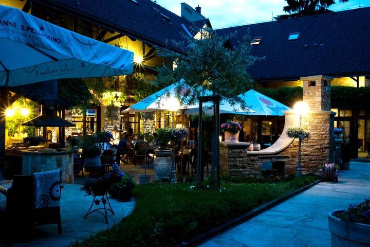 Hotel dla 3 osób, z Taras i Ogród w Náchod