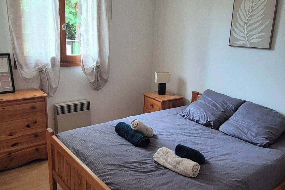 Country house with swimming pool between the Dordogne and the Lot in Salviac, Lot