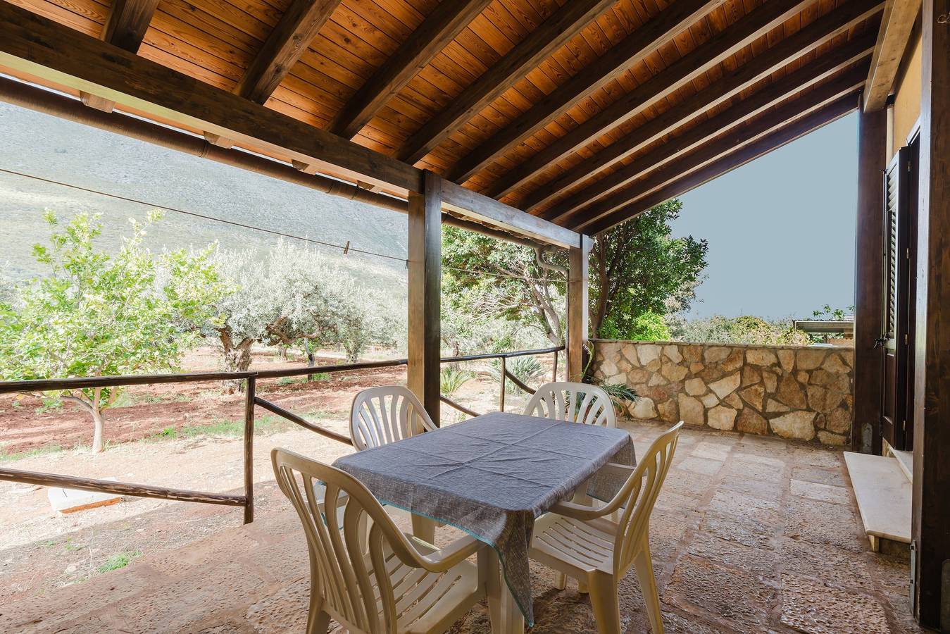Apartamento entero, Apartamento 'Tra Mare E Natura, Solo Relax' con vistas a la montaña, Wi-Fi y aire acondicionado in Castelluzzo, San Vito Lo Capo
