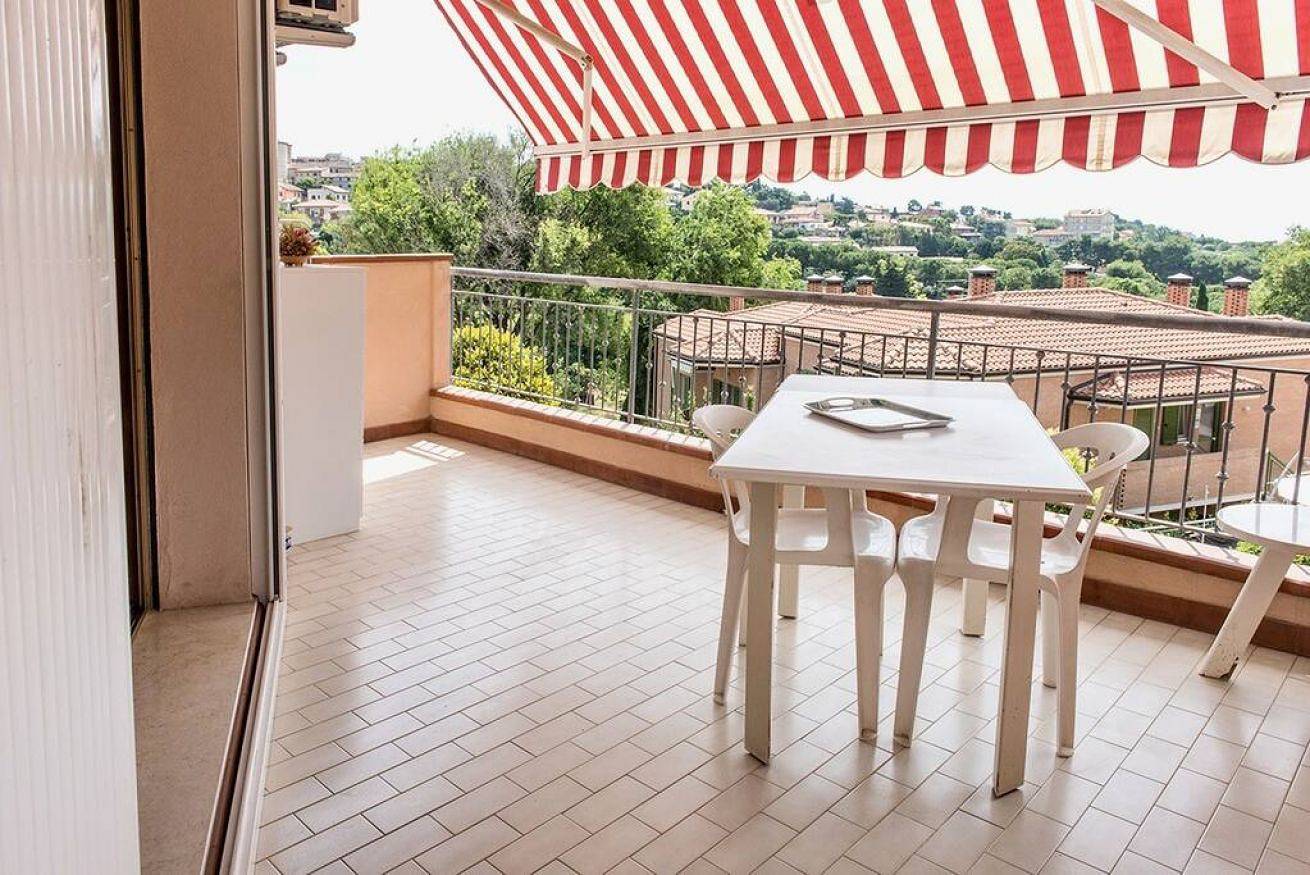 Entire apartment, S273 - Sirolo, comfortable three-room apartment with air conditioning in Sirolo, Riviera del Conero