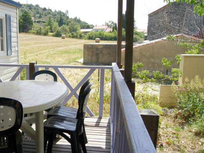 Camping La Source - Mobilheim 6 personen - Agaric „Baby-Special“ – 6 Personen – 2 Schlafzimmer – „Babybett, Buggy und Sitzerhöhung“ in Sournia, Regionaler Naturpark Corbières-Fenouillèdes