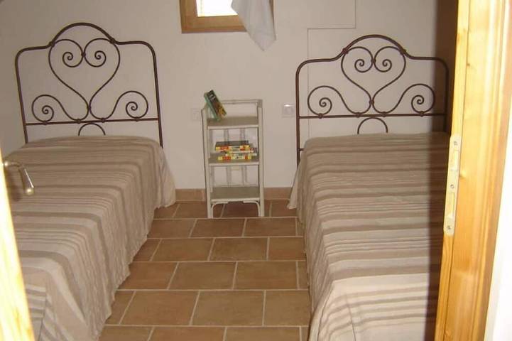 Location de vacances pour 10 personnes, avec jardin et terrasse à Saint-Amand-de-Coly - 4