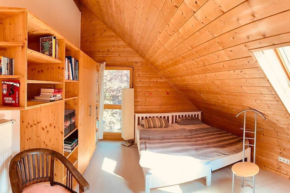 Gemütliches Holzhaus in Nähe von 7 Seen - nur 38 km nach Berlin, bis 10 Gäste. in Prenden, Wandlitz
