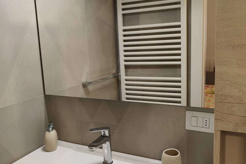 Rote Wohnung im Bauernhaus Poggio alla Cavalla im Herzen der Toskana in Lamporecchio, Pistoia Provinz