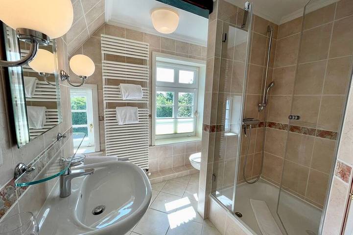 Ganze Wohnung, 3 Liv: 55qm auf drei Ebenen bieten viel Platz für bis zu 4 Personen - Landhaus in Keitum, Sylt (Gemeinde)