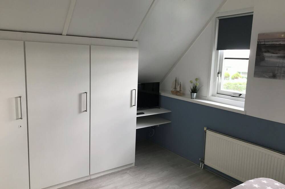 Hundefreundliches Ferienhaus hinter den Dünen - eingezäunt & strandnah in Julianadorp aan Zee, Julianadorp