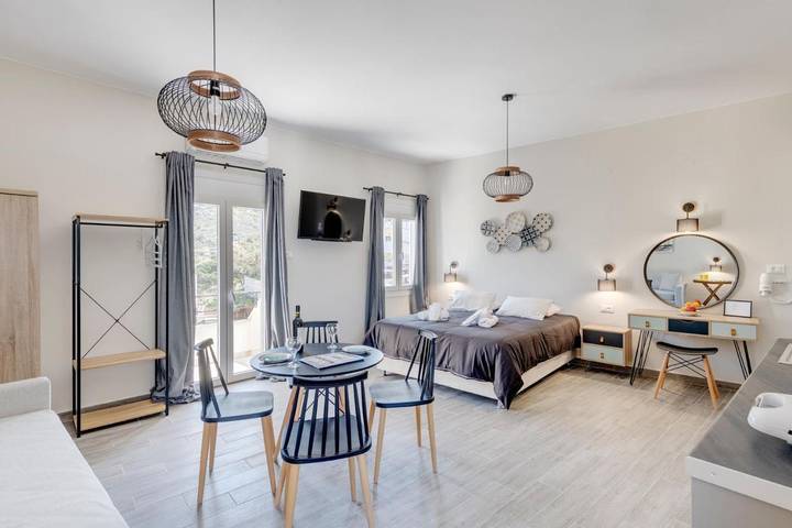 Maison d’hôte pour 4 personnes, avec terrasse et vue, animaux acceptés dans Syros - 3