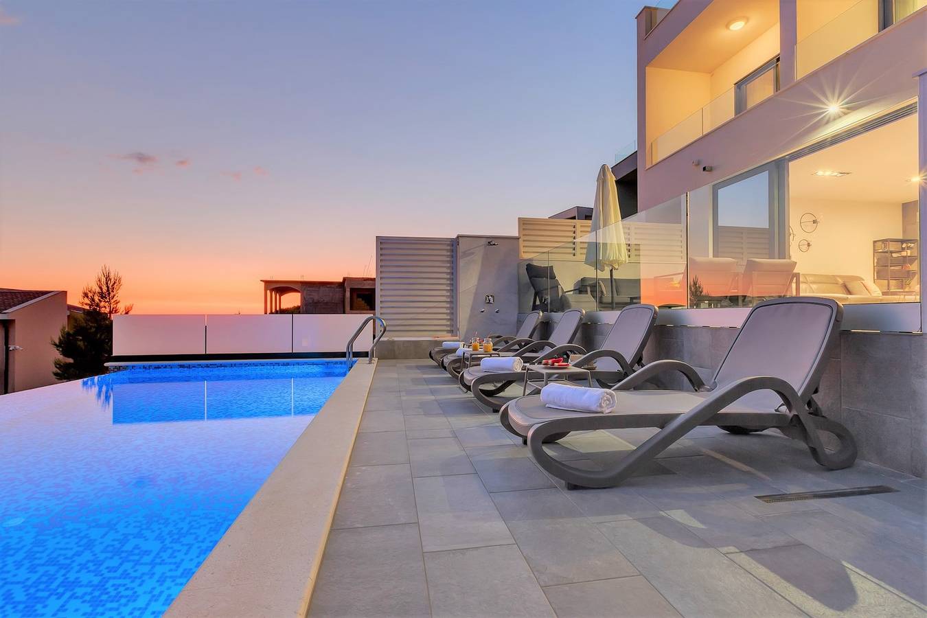 Villa for 8 People in Veliko Brdo, Makarska