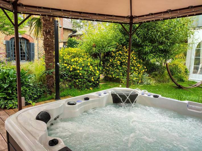 Location de vacances pour 4 personnes, avec jardin et sauna ainsi que piscine et jacuzzi à Antrain - 3