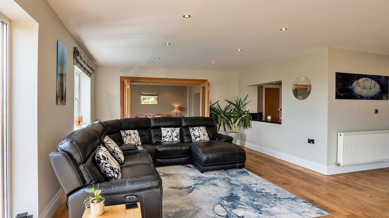 Holiday Home for 13 People in Lympsham, Somerset