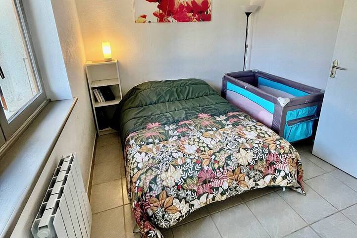 Gîte pour 6 personnes, avec terrasse et jardin à Faverges-de-la-Tour - 3