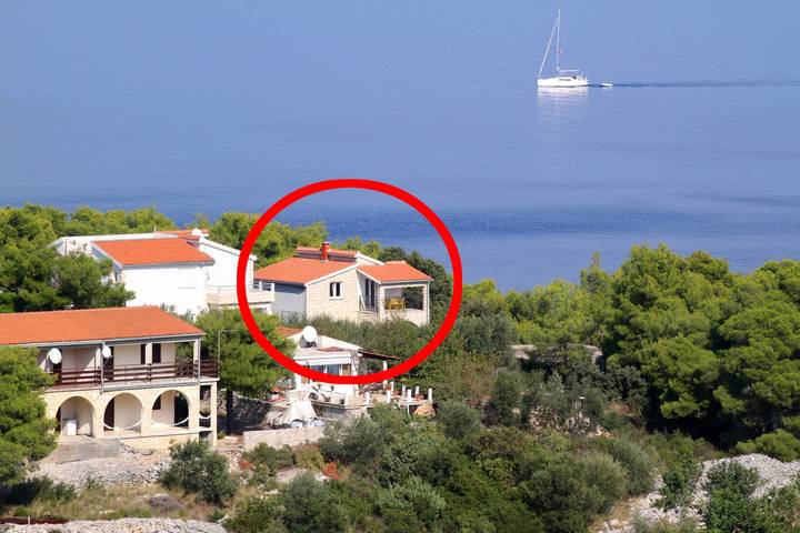 Ganze Wohnung, 2-Zimmer-Ferienwohnung mit Terrasse und Meerblick Rogac, Solta A-5183-a in Šolta (Split-Dalmatien), Rogac
