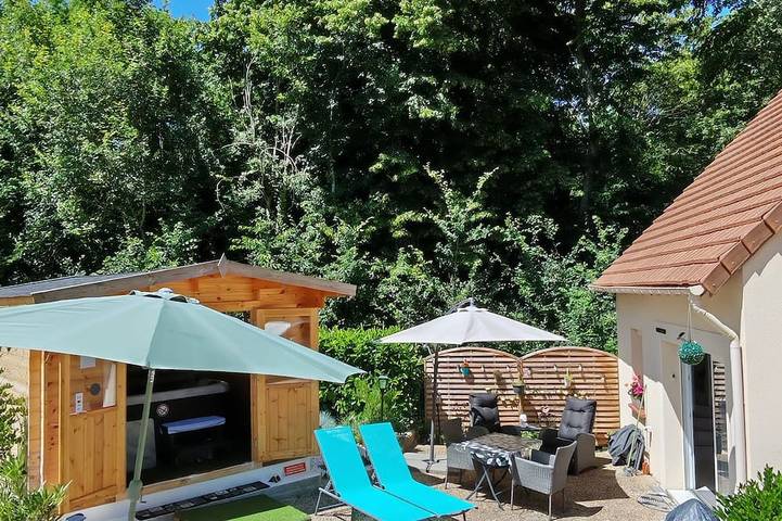 Maison de vacances pour 3 personnes, avec jardin ainsi que terrasse et jacuzzi
