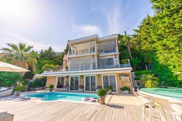 Villa pour 20 personnes, avec jacuzzi et piscine ainsi que sauna et balcon à Roquebrune-Cap-Martin