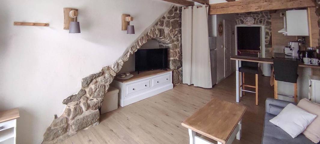 Gîte pour 2 personnes, avec terrasse, animaux acceptés à Montpezat-sous-Bauzon - 3