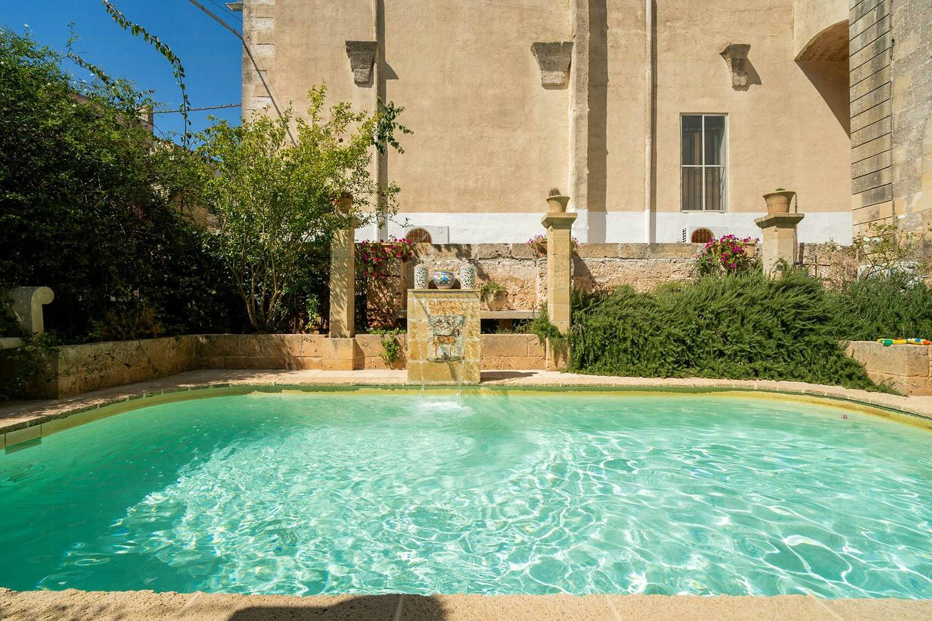 Villa mit Antiquitäten und Pool in Vitigliano in Giurdignano, Lecce Provinz