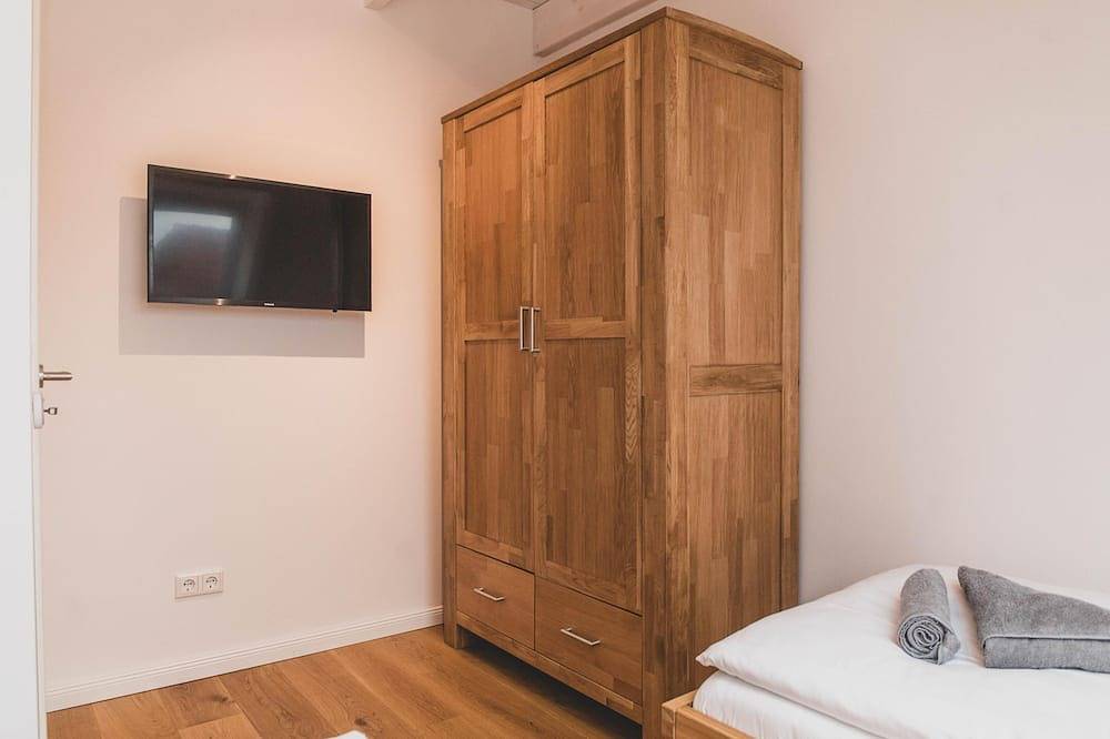 Ganze Wohnung, Zwaantje - Ferienwohnung in Rysum bei Greetsiel, 64 m²/4 Pers., E-Ladesäule in Rysum, Krummhörn