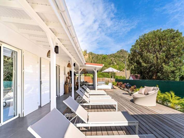 Gîte pour 6 personnes, avec piscine et jardin, adapté aux familles dans Le Chameau Terre De Haut - 2