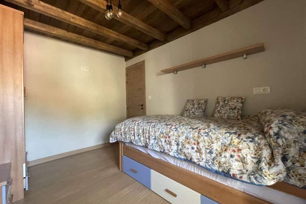Yourhouse A Casa Da Corona, beautiful country house in Lobios, Ourense Region