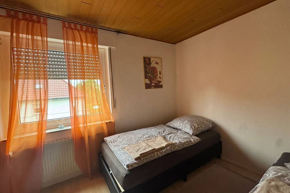 Ganze Wohnung, Schöne Ferienwohnung mit 100qm und Garten in Herford, Nordrhein-Westfalen