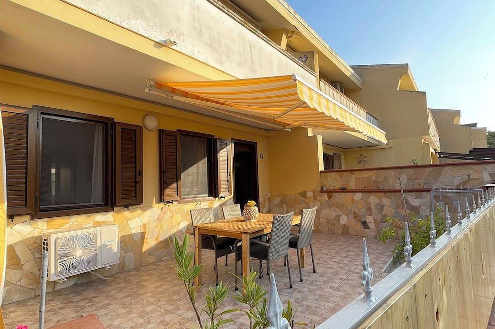 Villa near the sea with large veranda *Albachiara by the sea* in Porto Torres, Sassari Province