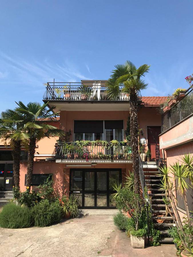 Appartamento con 3 camere 3 bagni e posto auto Libri e Giardini in Pero, Mailand Provinz