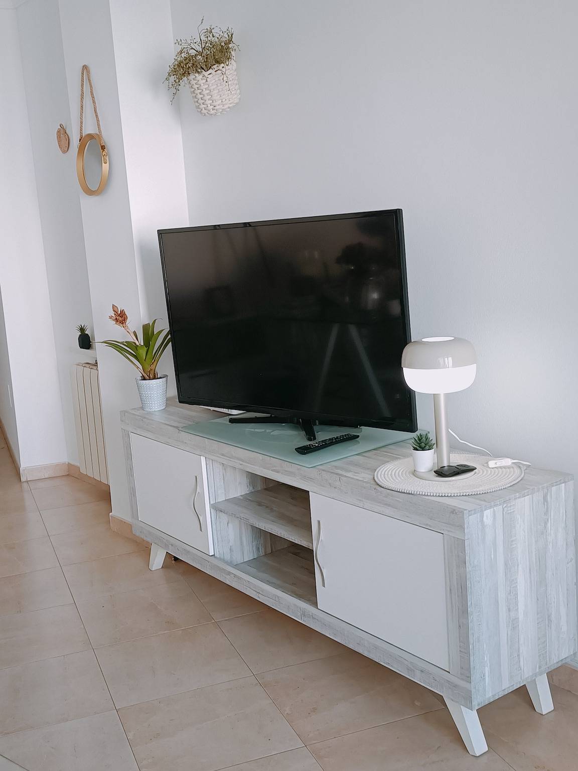 Entire apartment, Apartment 'Solnerja' with Mountain View, Private Terrace and Wi-Fi in Nerja Centre, Nerja