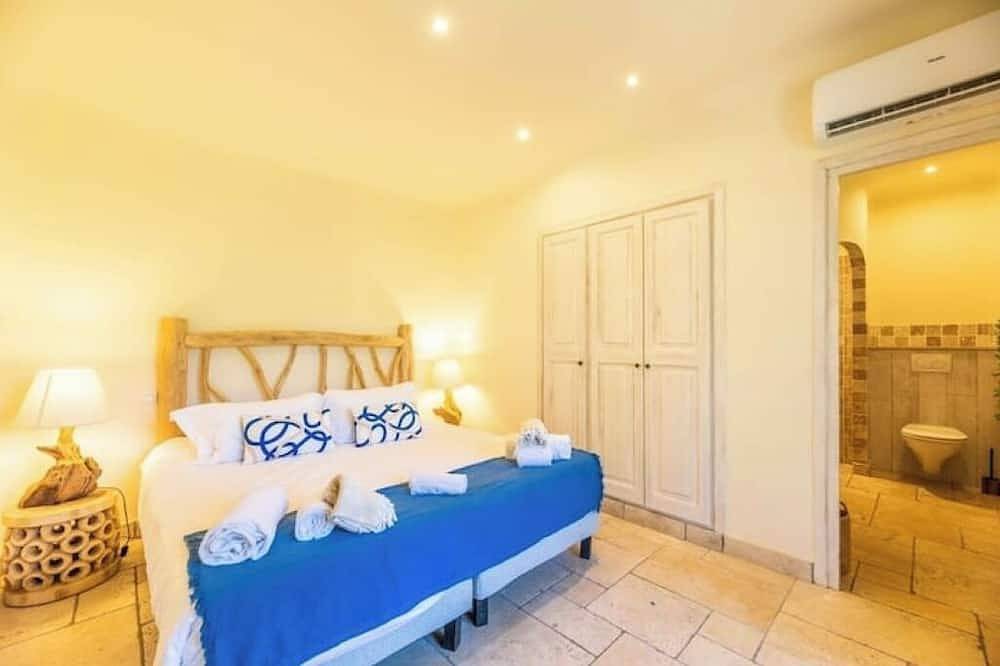 Magnificent luxury villa with swimming pool in Porto-Vecchio, Sartène und Umgebung